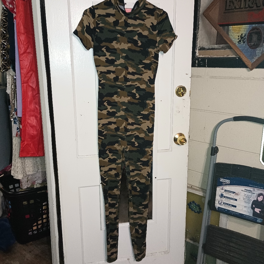 Fashion Nova camo bodysuit